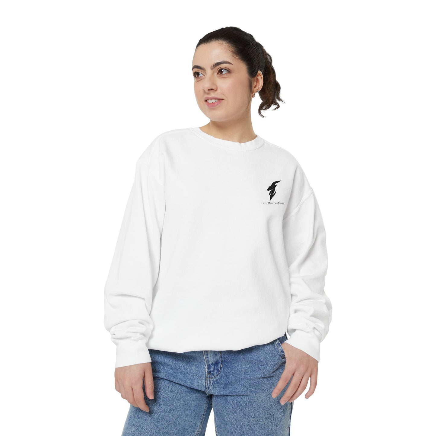 Cozy Unisex Garment-Dyed Sweatshirt - Casual Comfort for Every Occasion